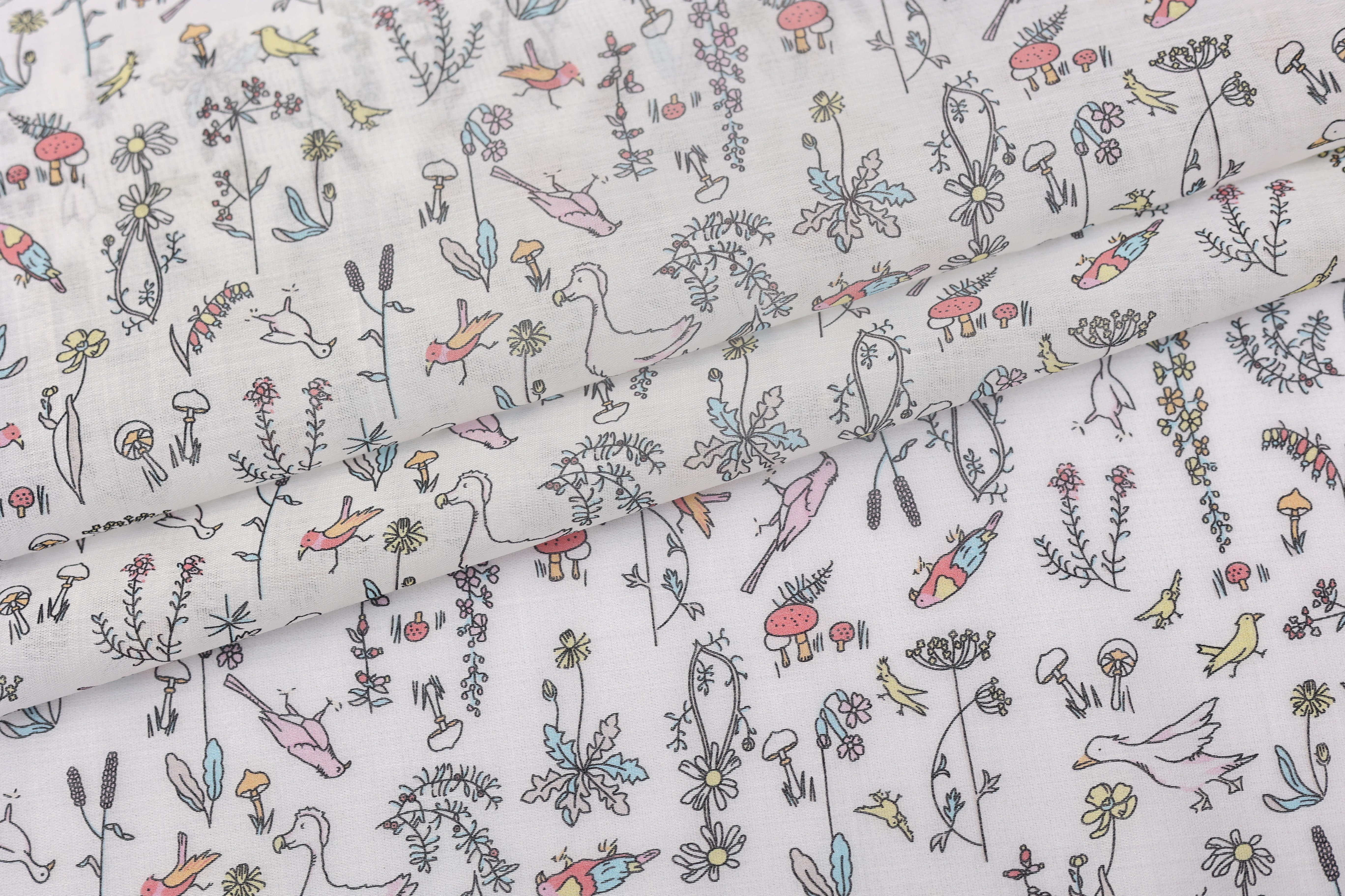 15% Nylon 85% Tencel Printed Fabric - Meadow Bird and Mushroom Print, 50 GSM, Width 148 CM