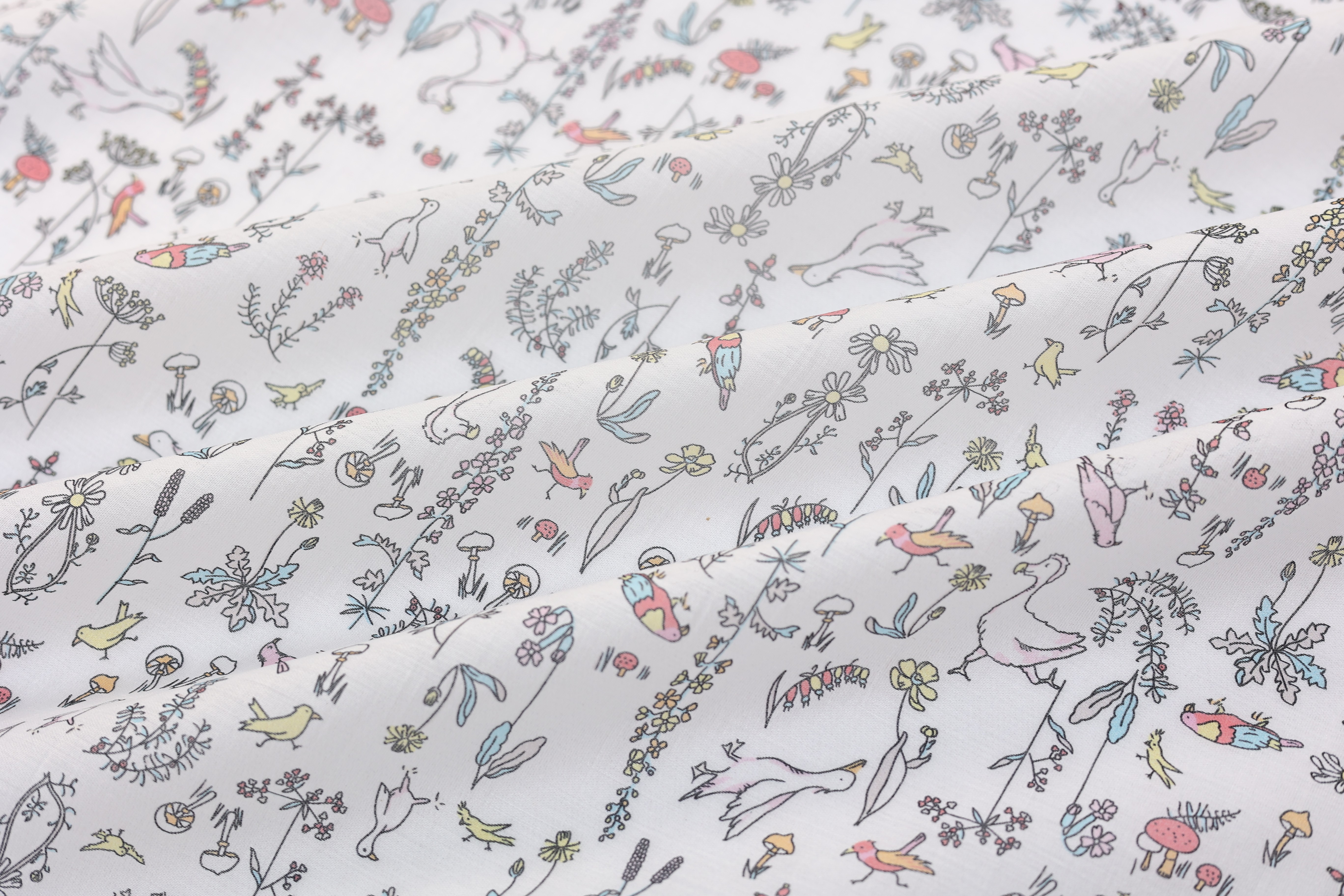 15% Nylon 85% Tencel Printed Fabric - Meadow Bird and Mushroom Print, 50 GSM, Width 148 CM