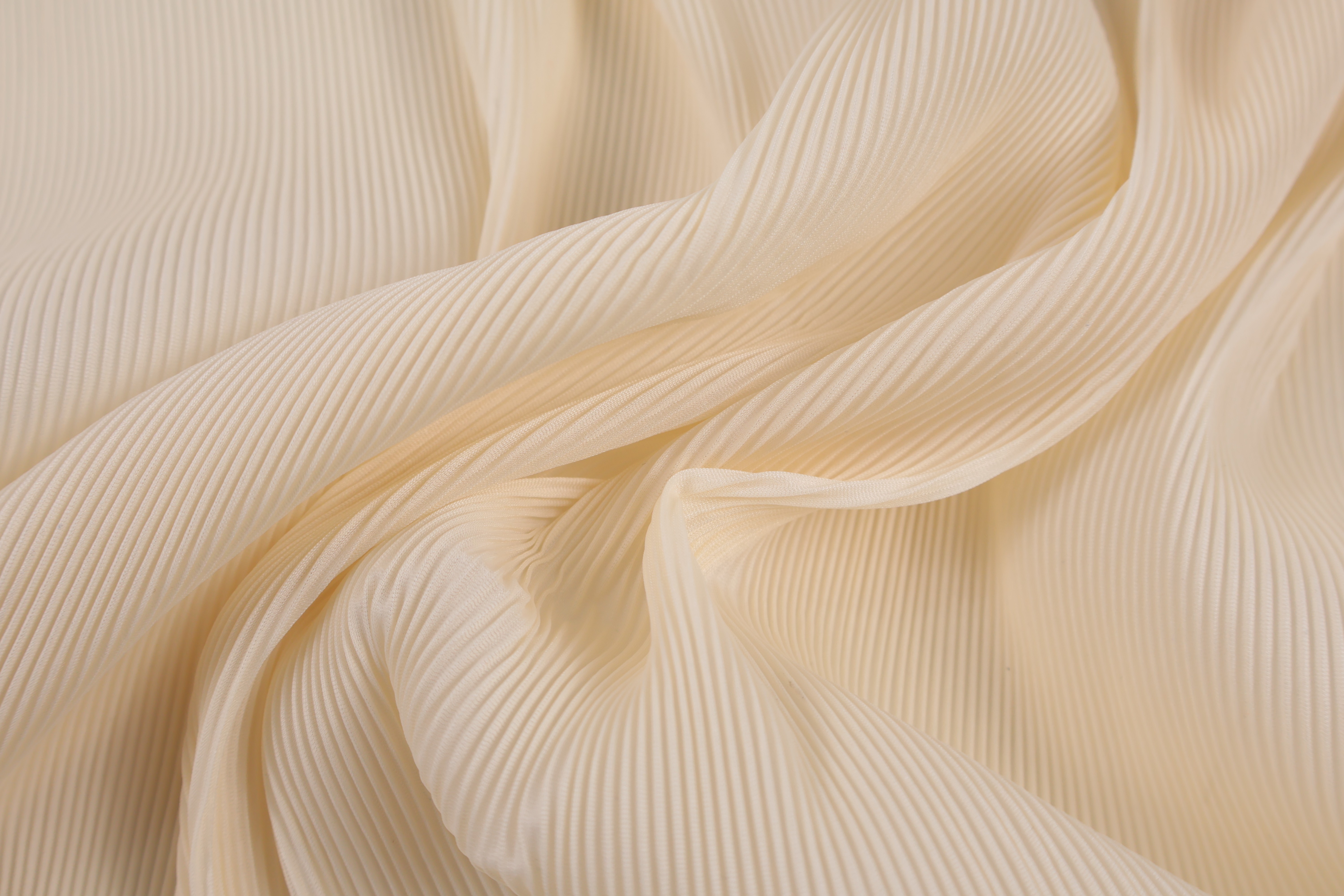 100% Polyester Crinkle Pleated Fabric - Wide 160 cm, 145 GSM